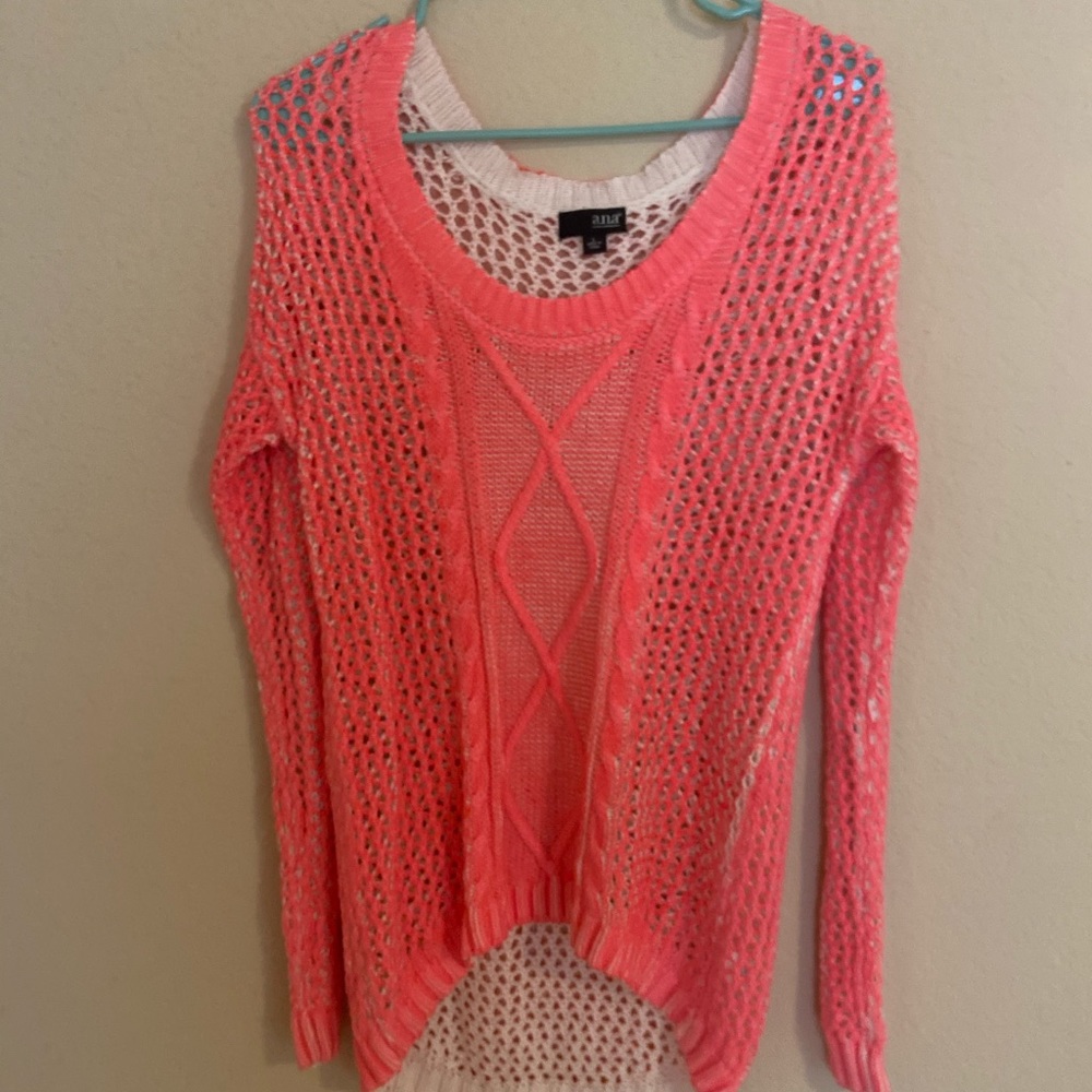 Super cute flow style sweater
